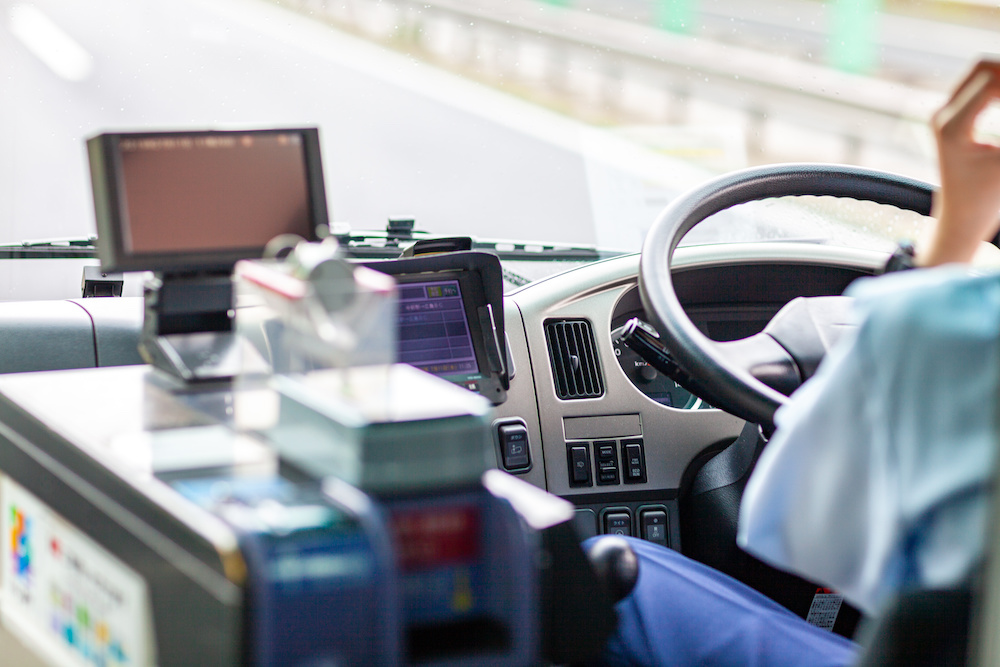 バス運転手の求人動向と年収推移