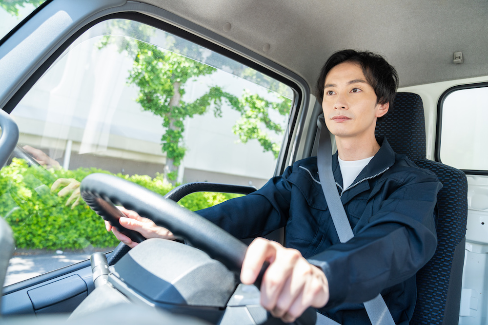 トラックドライバーの1日の平均労働時間は？